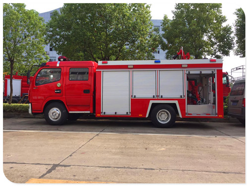 東風(fēng)多利卡4噸水罐消防車 微信圖片_20171010092836.jpg