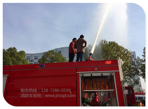 重汽8噸水罐消防車 微信圖片_20171123150819.jpg