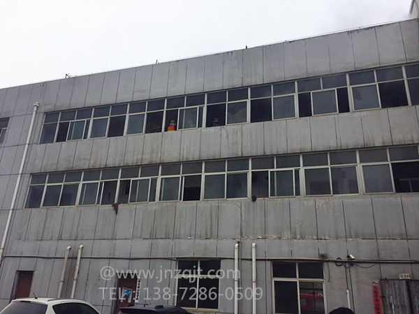 消防車廠家進(jìn)行消防演示 微信圖片_20180117130151.jpg