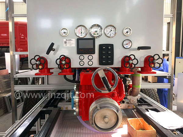 壓縮空氣泡沫消防車 微信圖片_20180331070553.jpg