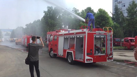 多利卡泡沫消防車 微信圖片_20180831082815.jpg