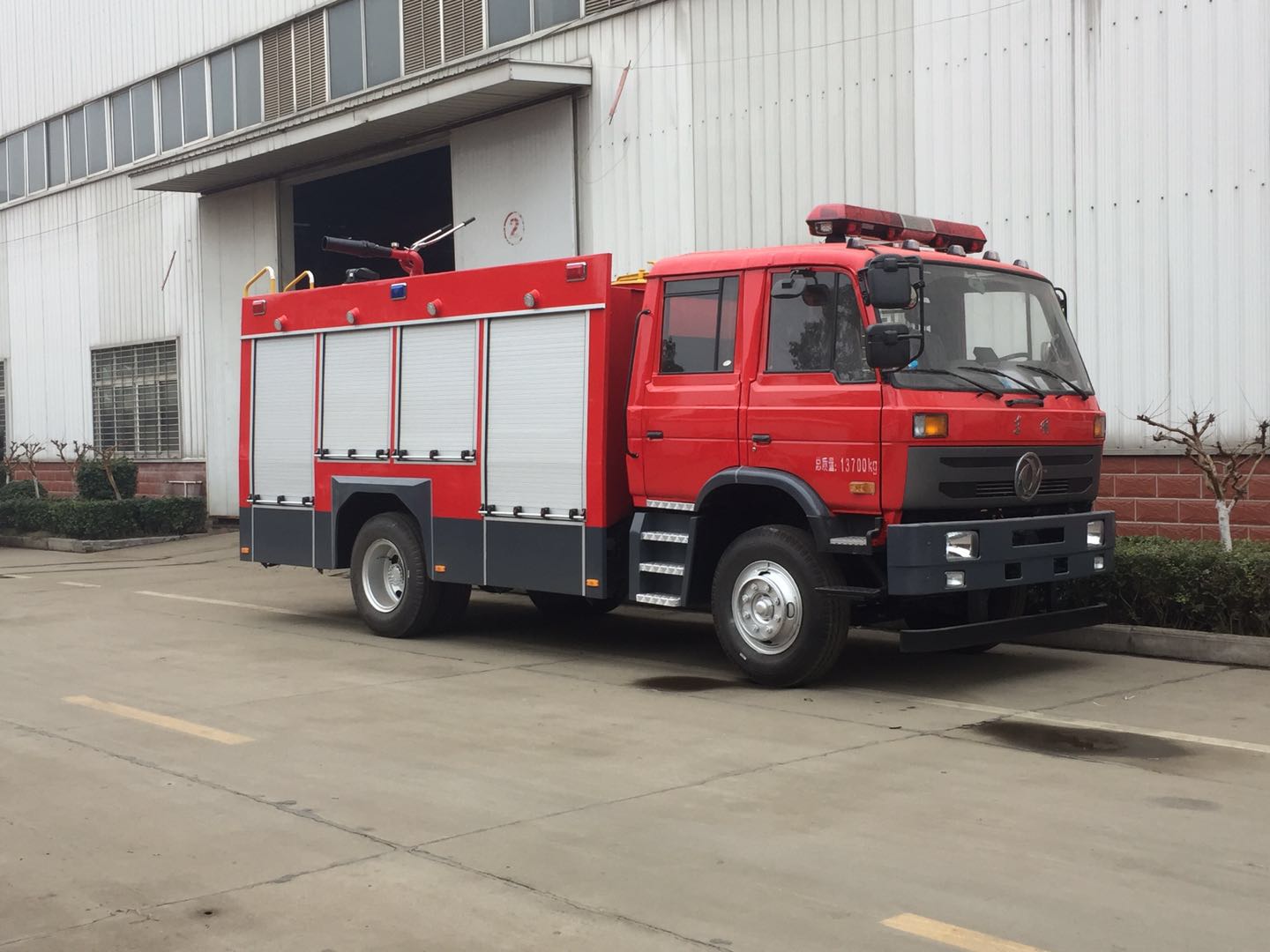 東風(fēng)專用底盤6噸水罐消防車 439121741865777302.jpg