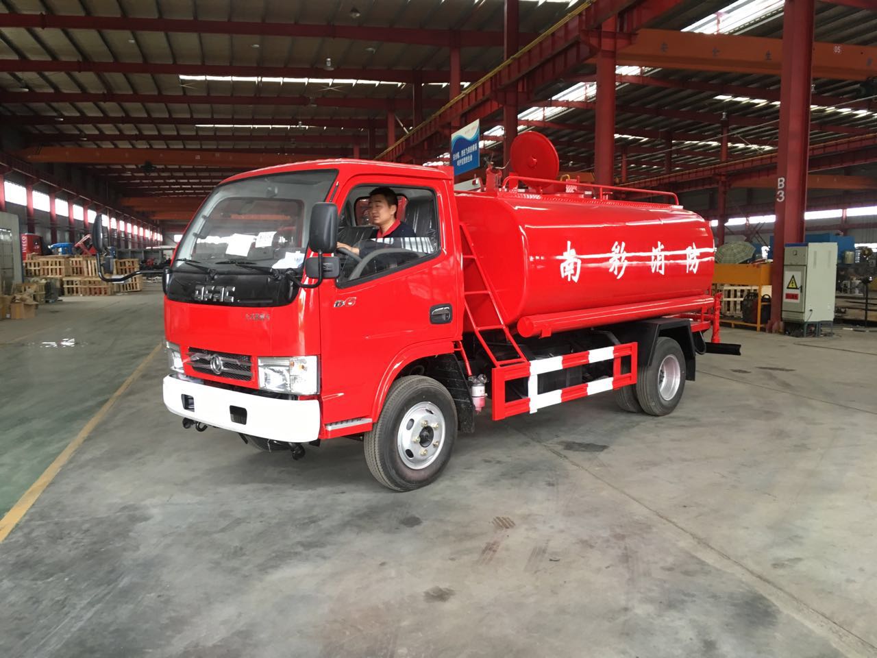 消防灑水車圖片 916895683029895817.jpg