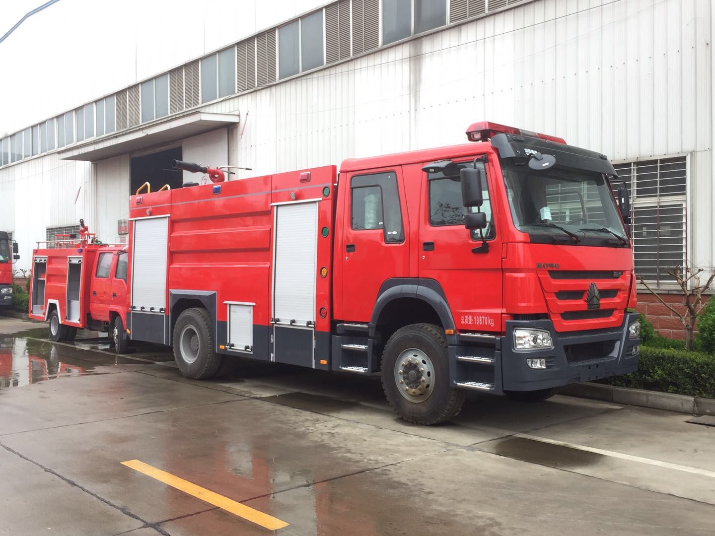 重汽豪沃8噸水罐消防車圖片 2B2BE2869B84A8BEF901451D6F50F546.jpg