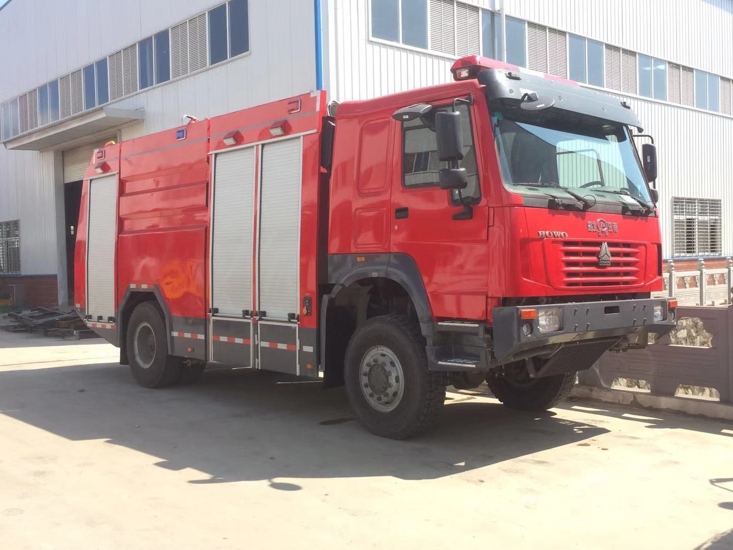 重汽越野消防車圖片 109406354614630403.jpg