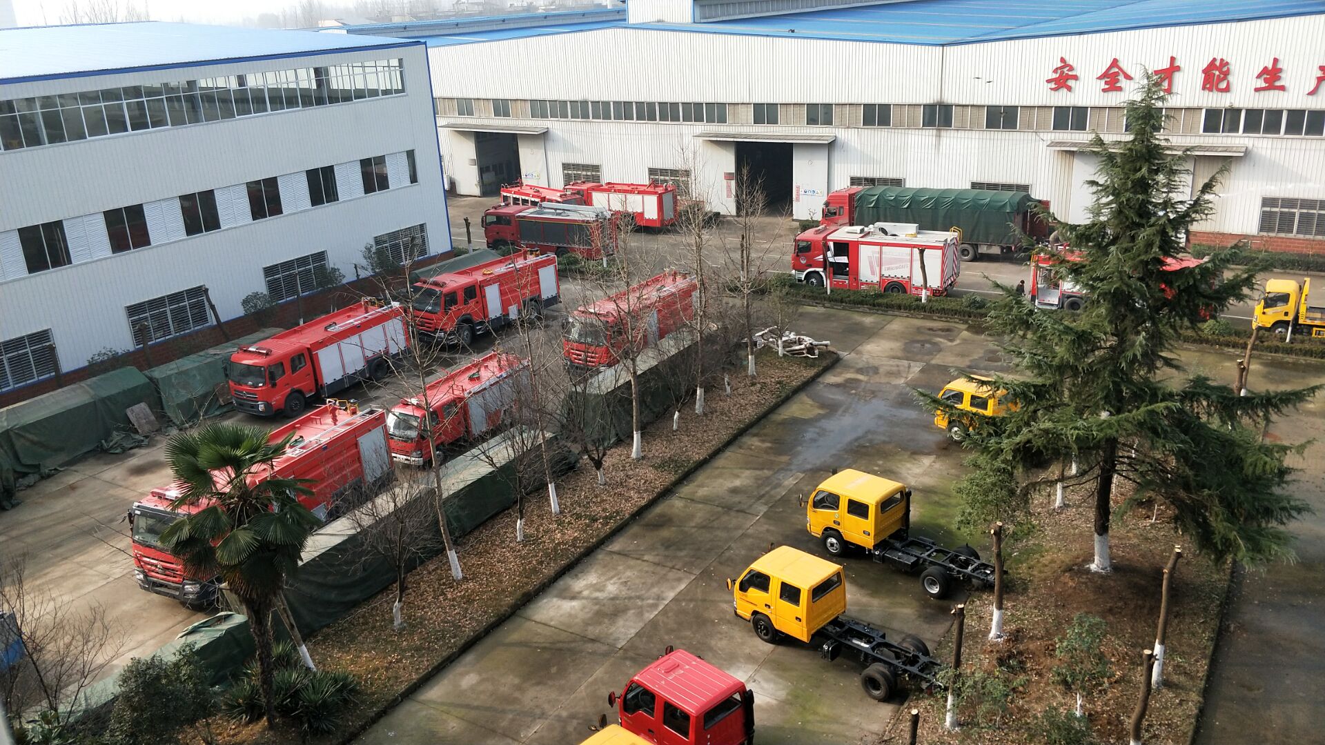 湖北江南消防車廠家現(xiàn)車圖片展示 AF3409C394B6BDD2C0F8C40EEAAA97FD.jpg