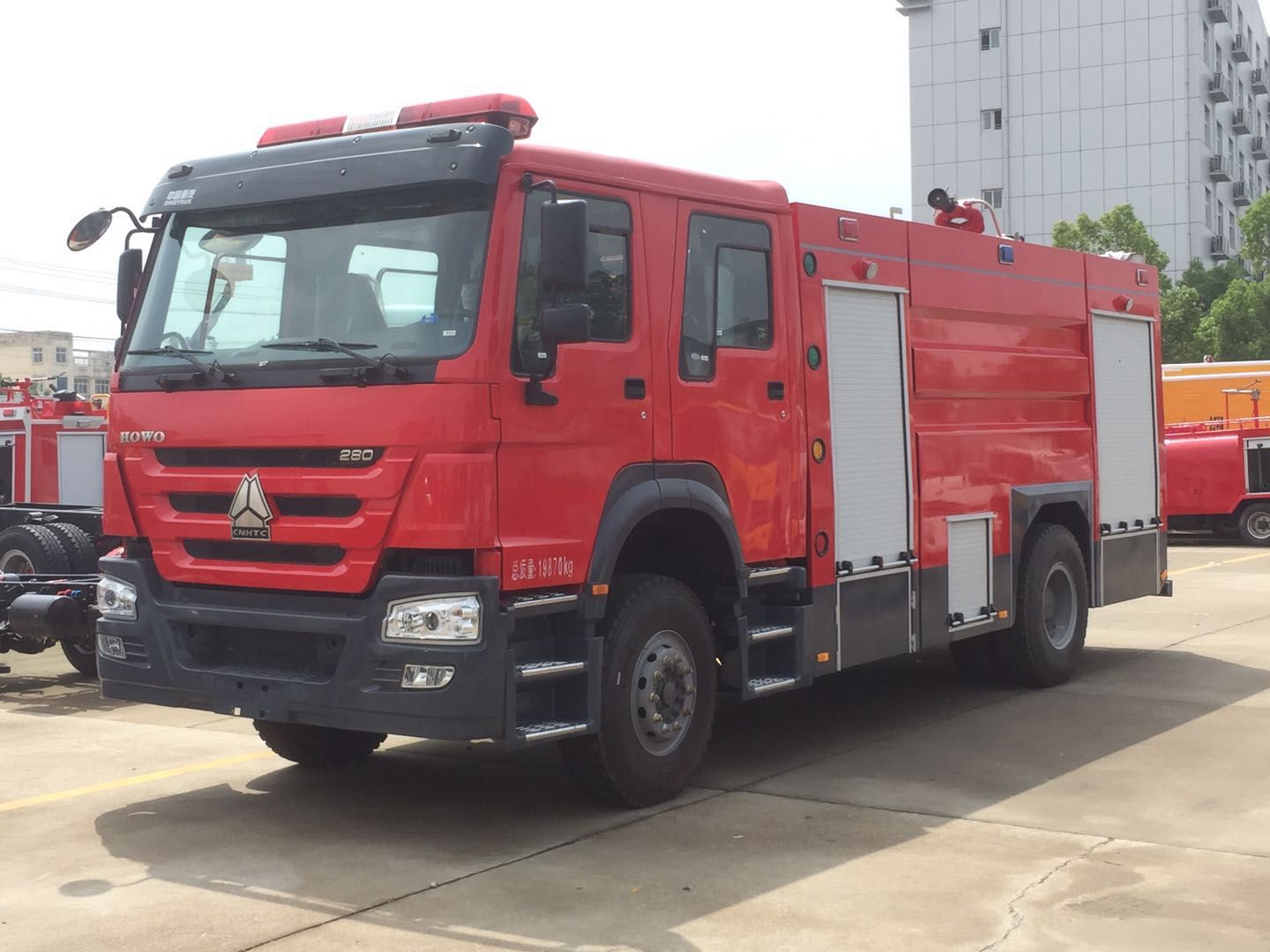 重汽豪沃泡沫消防車 8CFEE01C307B1CEB3B597838DD0B7D85.jpg