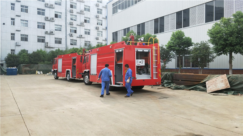 6噸153泡沫消防車圖片 96D6D0BEB7C83D84631FBE9526EDF78D_副本.jpg