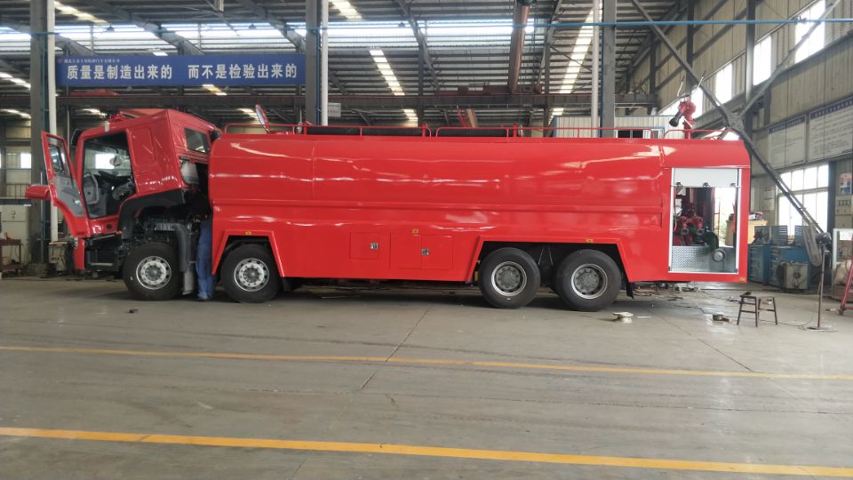 重汽豪沃消防灑水車圖片 F155E959283F9D09BB0A9499A4C59BE4.jpg