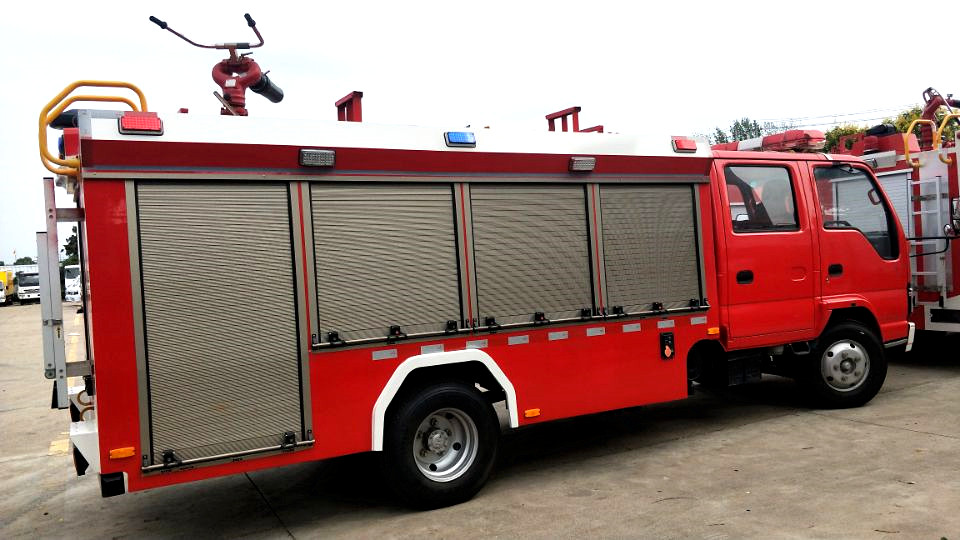 五十鈴泡沫消防車 194C3A952228AA780CCCADE1D6AD66CF_副本.jpg