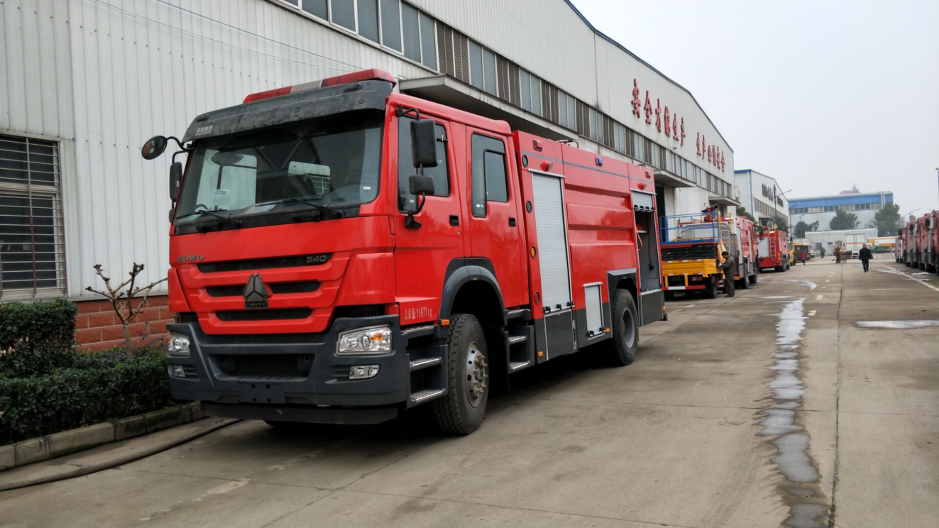 重汽泡沫消防車圖片 0F14AD4C15E520E568F9411F69AB46B4.jpg