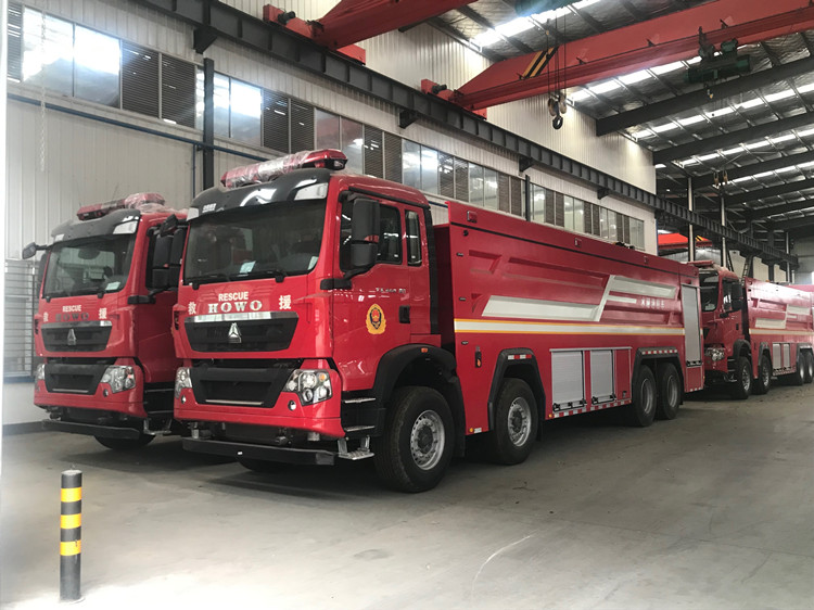 重汽24噸雙排駕駛室 AFD916C709E7F53480C59989F04AB2BA.jpg